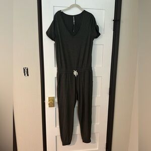 Vuori All Day Jumpsuit, Charcoal, size L